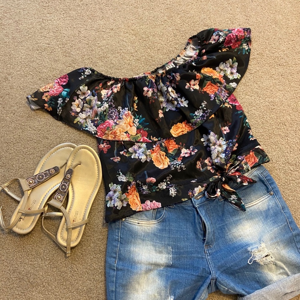 Off shoulder floral top
